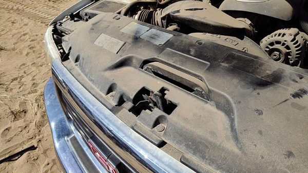 2005 GMC Sierra Radiator Support — photo 8
