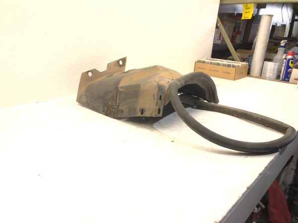 1986 Chevy Corvette Left Front Lower Rear Wheelhouse Panel Top Seal Oem 14049091 — photo 4