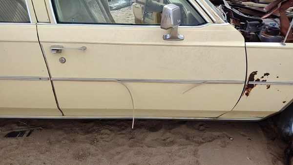 1980 Cadillac Fleetwood Front Door RH — photo 2