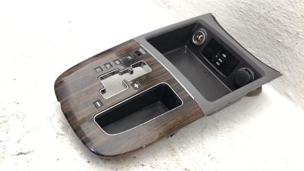2010-2012 Hyundai Santa Floor Shifter Bezel Console Trim Oem — photo 4