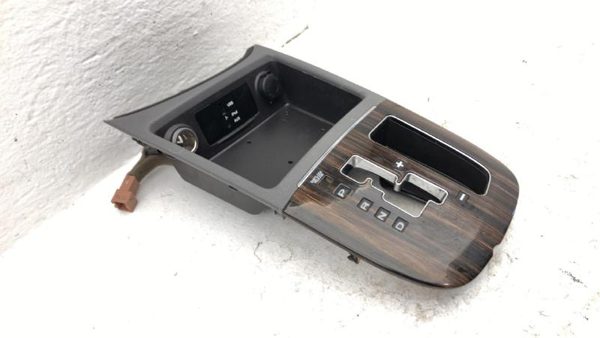 2010-2012 Hyundai Santa Floor Shifter Bezel Console Trim Oem — photo 3