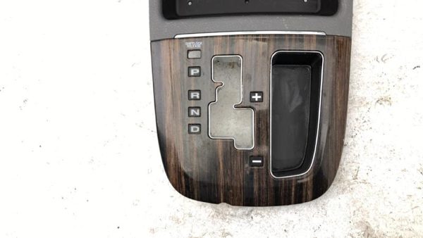 2010-2012 Hyundai Santa Floor Shifter Bezel Console Trim Oem — photo 6