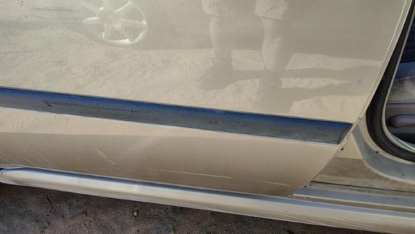 00-05 Impala Passenger Right Rear Moulding From Door Back Trim Strip Gold 49U — photo 2