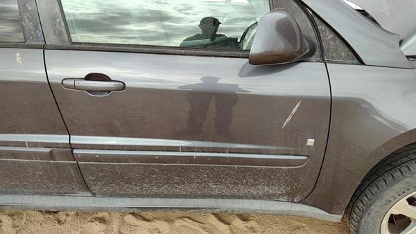 2007 Chevrolet Equinox Front Door RH Granite Gray 44U — photo 3