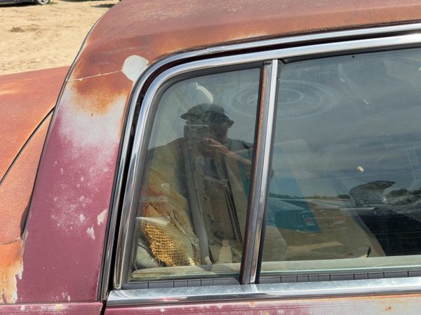 85-90 Park Ave Passenger Right Rear Vent Window Back Door Glass With Frame Oem — photo 3