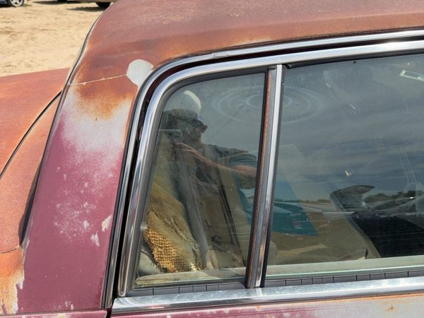 85-90 Park Ave Passenger Right Rear Vent Window Back Door Glass With Frame Oem — photo 2
