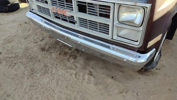 1983-1991 Gmc Sierra C3500 Front Bumper Assembly With Brackets Oem Chrome Bent — photo 2