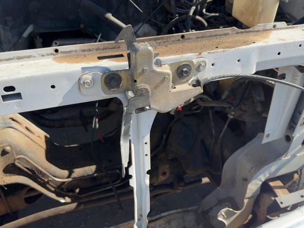 1992-1997 Ford F250 Hood Latch Assembly With Bracket Oem F2Tz16138C — photo 3
