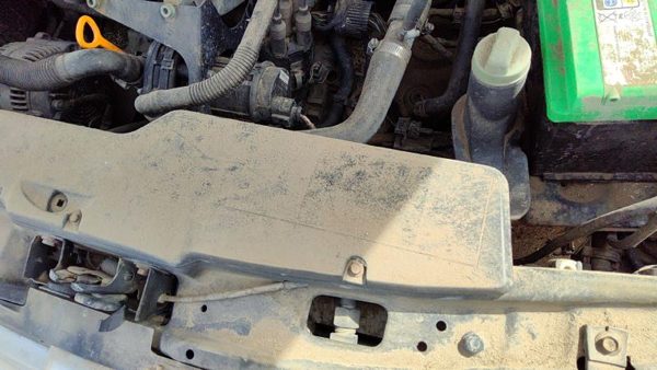 99-02 Cabrio Convertible Top Plastic Cover Above Radiator Support Sight Shield — photo 4