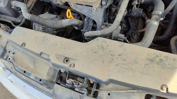 99-02 Cabrio Convertible Top Plastic Cover Above Radiator Support Sight Shield — photo 5