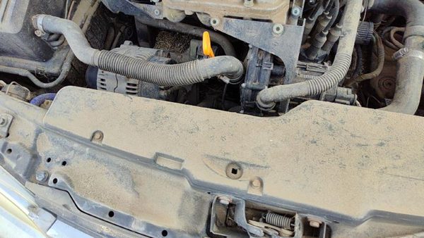 99-02 Cabrio Convertible Top Plastic Cover Above Radiator Support Sight Shield — photo 1