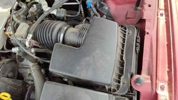 07-08 Lucerne Complete Air Intake Cleaner Filter Box Housing With Tube 4.6L — photo 5