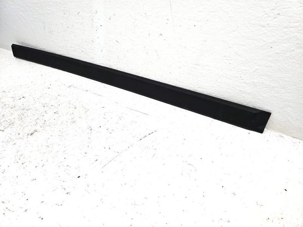 1996 Geo Tracker Passenger Right Front Moulding From Door Oem Trim Strip Black — photo 11