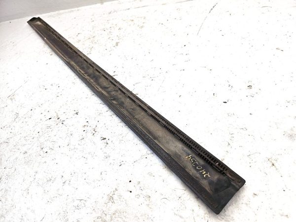 1996 Geo Tracker Passenger Right Front Moulding From Door Oem Trim Strip Black — photo 15