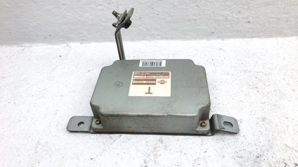 2004-2005 Nissan Titan Transfer Case Control Module Computer Oem 330848S060 — photo 4