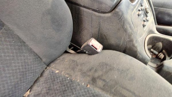 2002-2003 Jeep Liberty Passenger Right Front Seat Belt Buckle Receiver Gray M5dv — photo 3