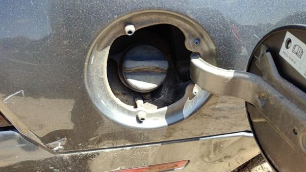 1999-2004 Ford Mustang Fuel Filler Neck Assembly With Gas Cap Oem — photo 1