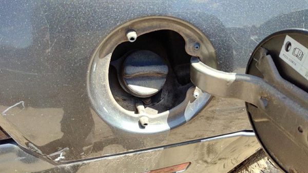 1999-2004 Ford Mustang Fuel Filler Neck Assembly With Gas Cap Oem — photo 2