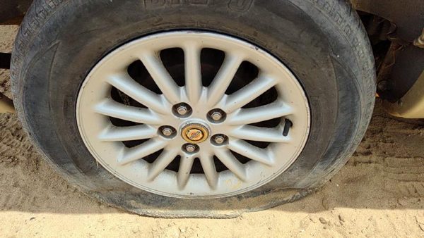 2000 2 Chrysler Town & Country 16 Aluminum Wheel OEM Factory Rim #2 RL21WD2AA — photo 1
