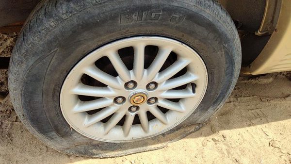 2000 2 Chrysler Town & Country 16 Aluminum Wheel OEM Factory Rim #2 RL21WD2AA — photo 3