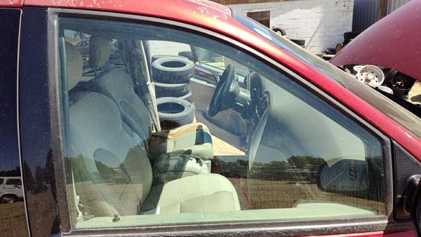 2004-2007 Chrysler Town Country Passenger Right Front Side Window Door Glass Oem — photo 2