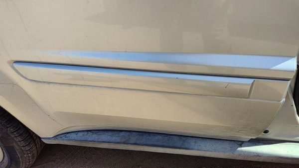 05-09 Equinox Passenger Right Rear Moulding From Door Back Trim Strip Silver 67U — photo 2