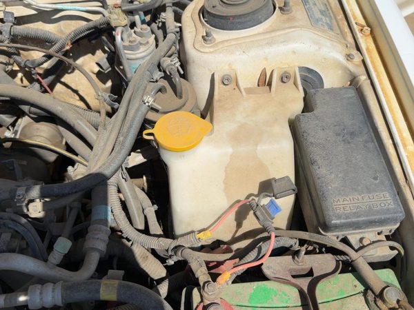 1994 Legacy RHD Windshield Washer Fluid Reservoir With Pump Oem Wiper Tank — photo 2