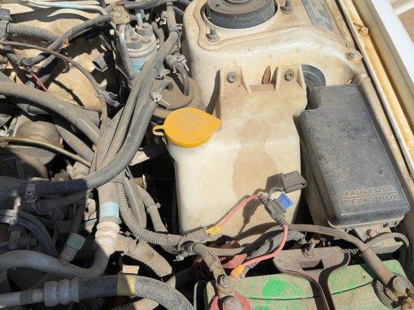 1994 Legacy RHD Windshield Washer Fluid Reservoir With Pump Oem Wiper Tank — photo 3