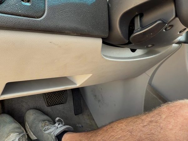 06 Equinox Lower Dash Under Column Knee Bolster Trim Panel Oem Light Gray 14B — photo 6