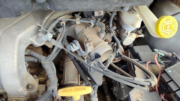 1998-2000 Chrysler Town & Country Throttle Body Valve Oem With Sensors 3.8L — photo 1