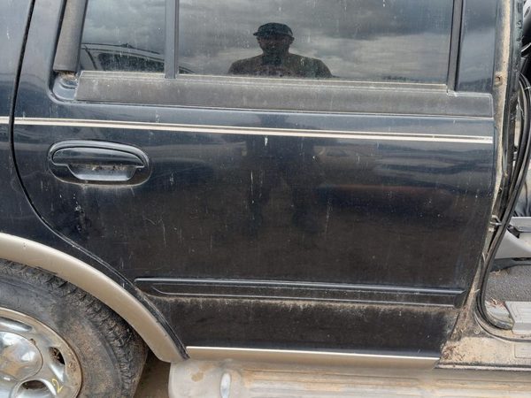 2001 Ford Expedition Rear Door RH Black — photo 2