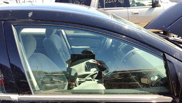 2007-2012 Nissan Sentra Passenger Right Front Side Window Door Glass Oem — photo 1