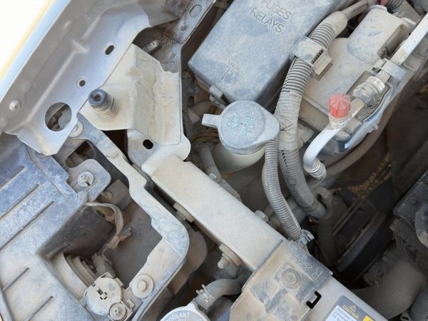 00-05 Buick Lesabre Windshield Washer Fluid Reservoir With Pump Oem Wiper Tank — photo 3