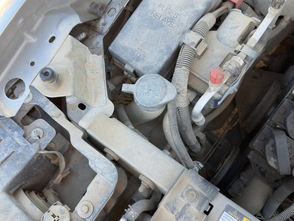 00-05 Buick Lesabre Windshield Washer Fluid Reservoir With Pump Oem Wiper Tank — photo 4