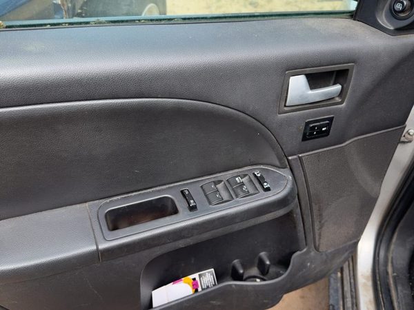 07 Fivehundred Driver Left Front Door Trim Panel With Master Switch Black Hw — photo 8