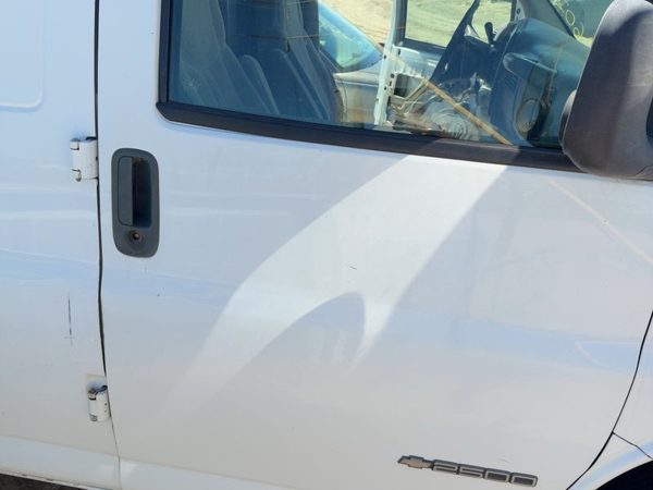 2000 Chevy Express 2500 Front Door RH White 50U — photo 4