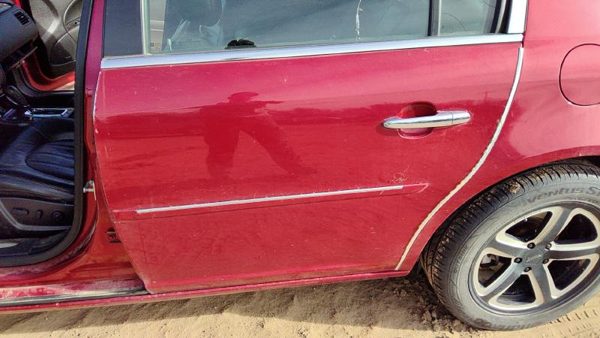 2007 Buick Lucerne Rear Door LH Crimson 86U 25863368 — photo 2