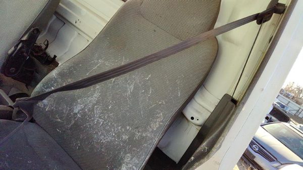 95-07 Isuzu Npr Driver Left Front Seat Belt Retractor Oem Shoulder Gray — photo 2