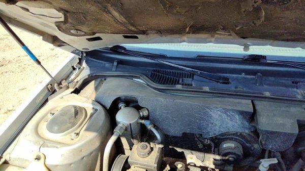 1990 Oldsmobile Delta 88 Cowl Vent Panel/screen Olds — photo 2