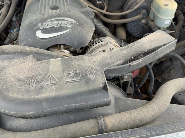 00-08 Suburban Complete Air Intake Cleaner Filter Box Housing With Tube Oem 5.3L — photo 4