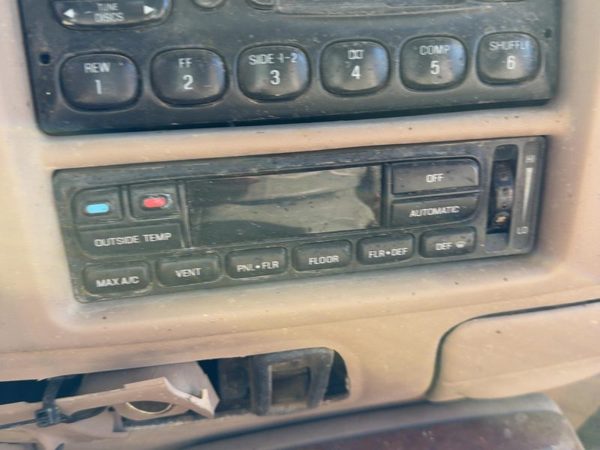 1998 Lincoln Navigator Heater A/c Control — photo 3