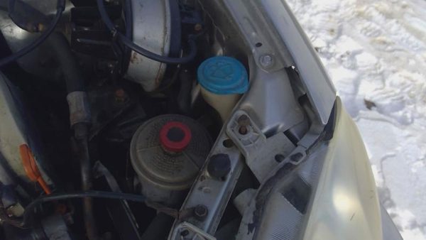 1996-2000 Honda Civic Windshield Washer Fluid Reservoir With Pump Oem Wiper Tank — photo 2