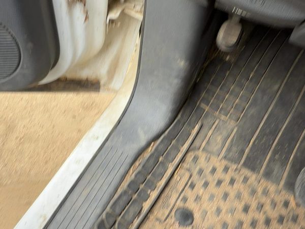 2005-2007 Dodge Dakota Driver Left Lower Kick Trim Panel Oem Gray P9D5 — photo 3