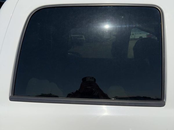 01-07 Chevy Silverado 2500 Passenger Right Rear Side Window Door Glass Oem Back — photo 3