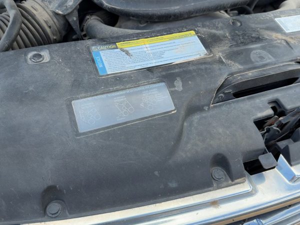 00-02 Chevy Suburban Top Plastic Cover Above Radiator Support Sight Shield Oem — photo 6
