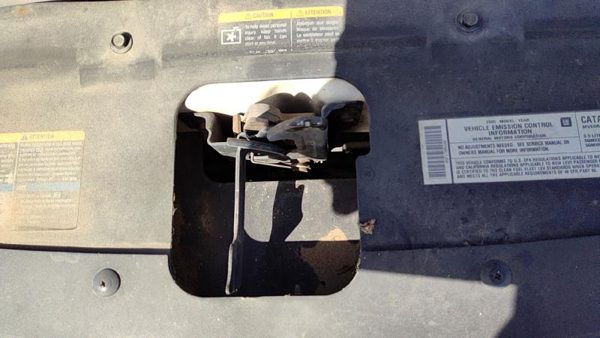 2004-2008 Chevy New Style Malibu Hood Latch Assembly With Bracket Oem 52493483 — photo 1