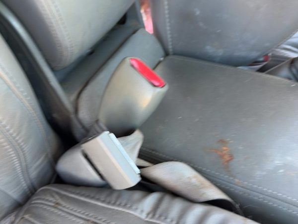 2005 Cadillac Deville Front Seat Belt RH Gray 142 — photo 3