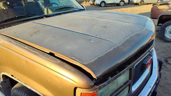 1994 Suburban 1500 Hood Brown Hail — photo 2