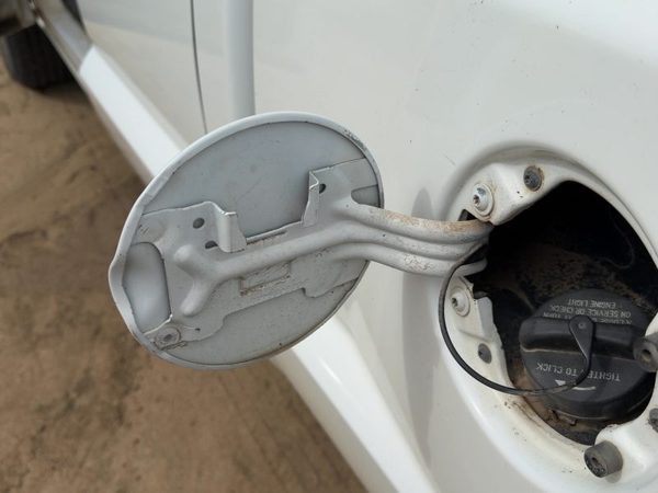 1997-2011 Dodge Dakota Fuel Tank Door With Hinge Gas Lid Oem Filler White Pw7 — photo 4
