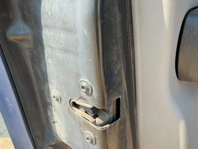 2002-2005 Saturn Vue Redline Driver Left Front Door Latch With Rods/Cables Oem